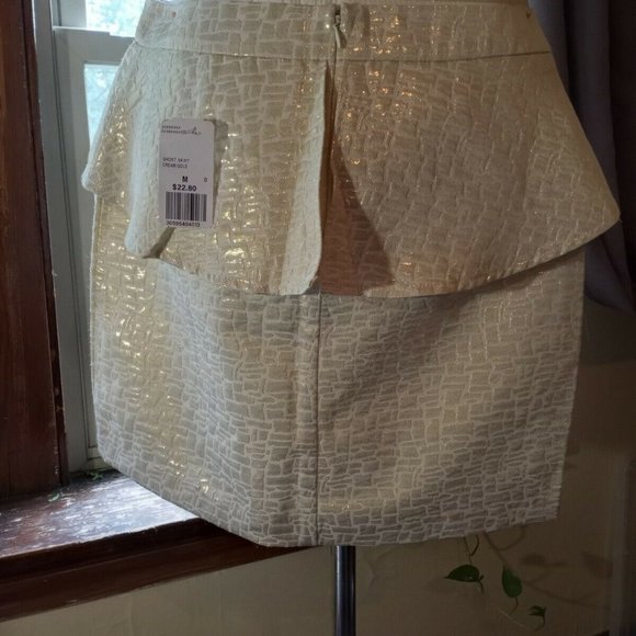 FOREVER 21 NWT -PEPLUM SKIRT - SHORT MINI CREAM/GO - Picture 4 of 11